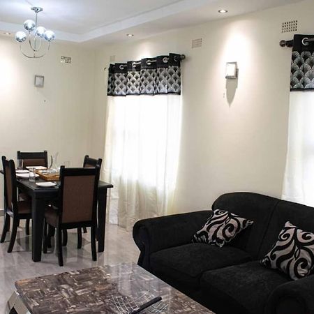 Lynm Residence Хараре Екстериор снимка