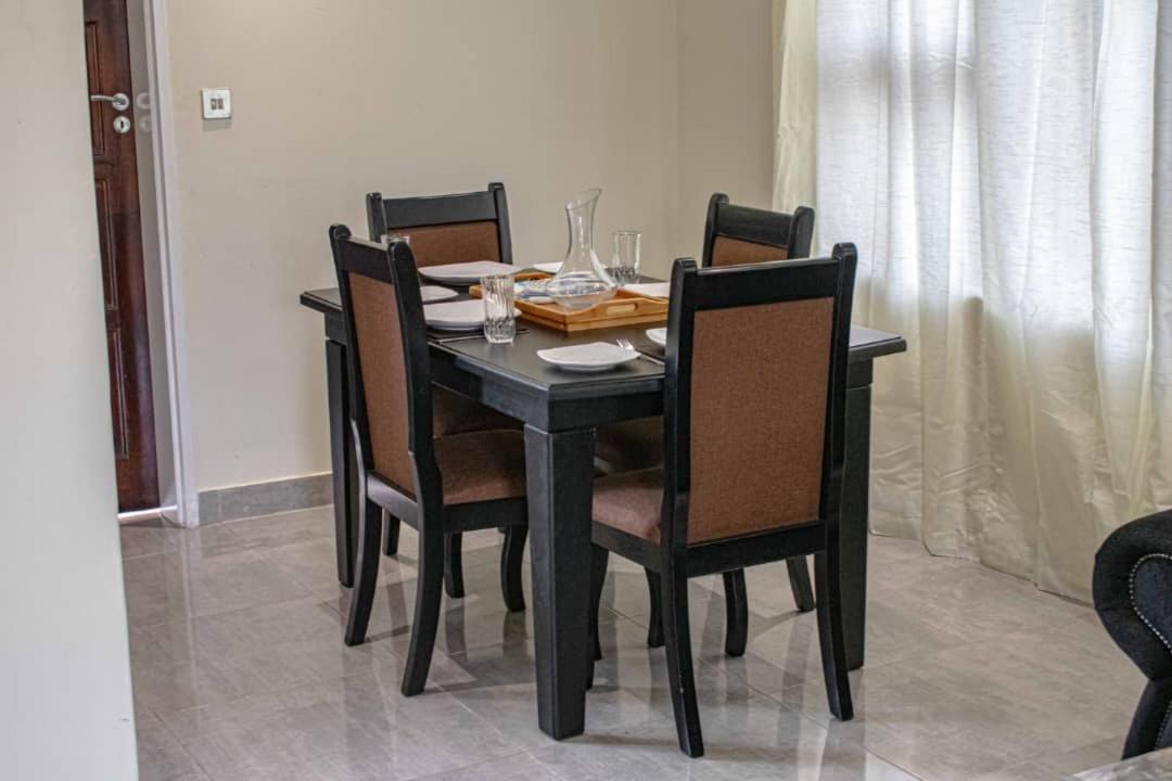 Lynm Residence Хараре Екстериор снимка