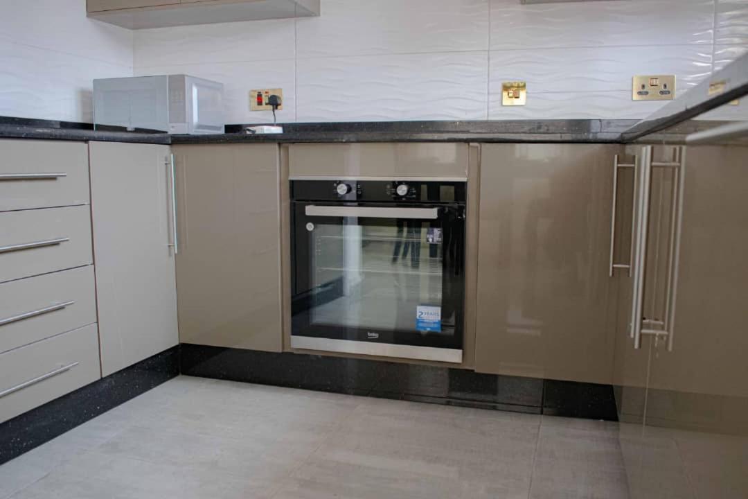 Lynm Residence Хараре Екстериор снимка