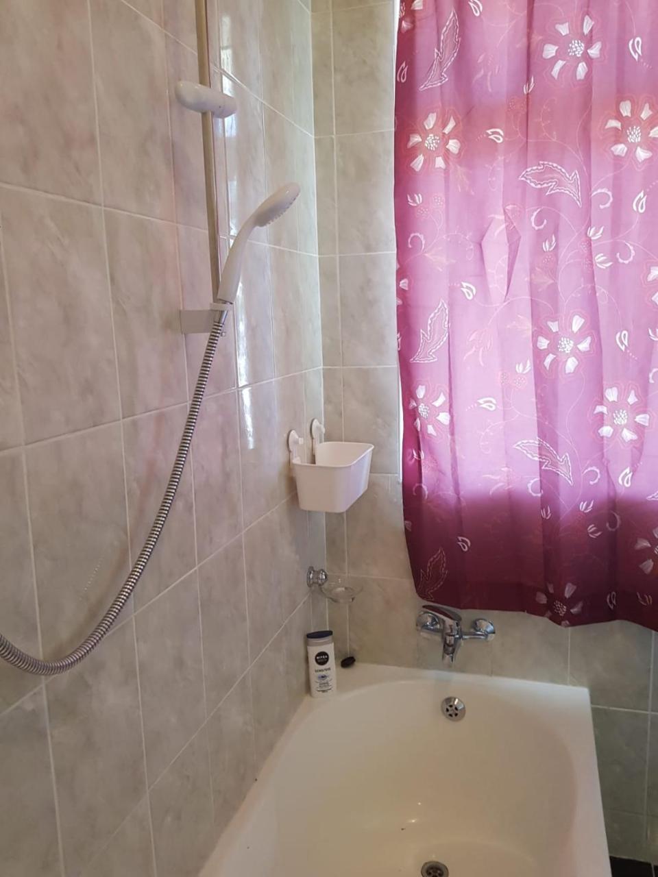 Lynm Residence Хараре Екстериор снимка
