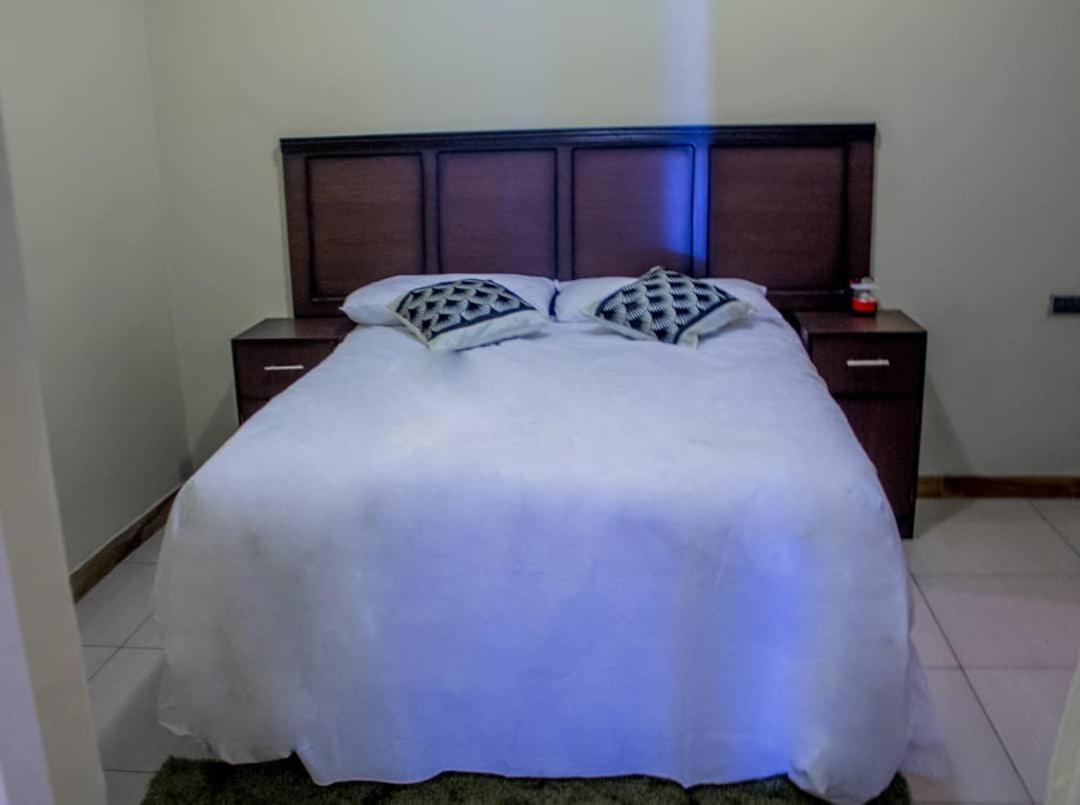Lynm Residence Хараре Екстериор снимка