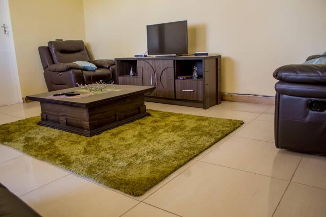 Lynm Residence Хараре Екстериор снимка