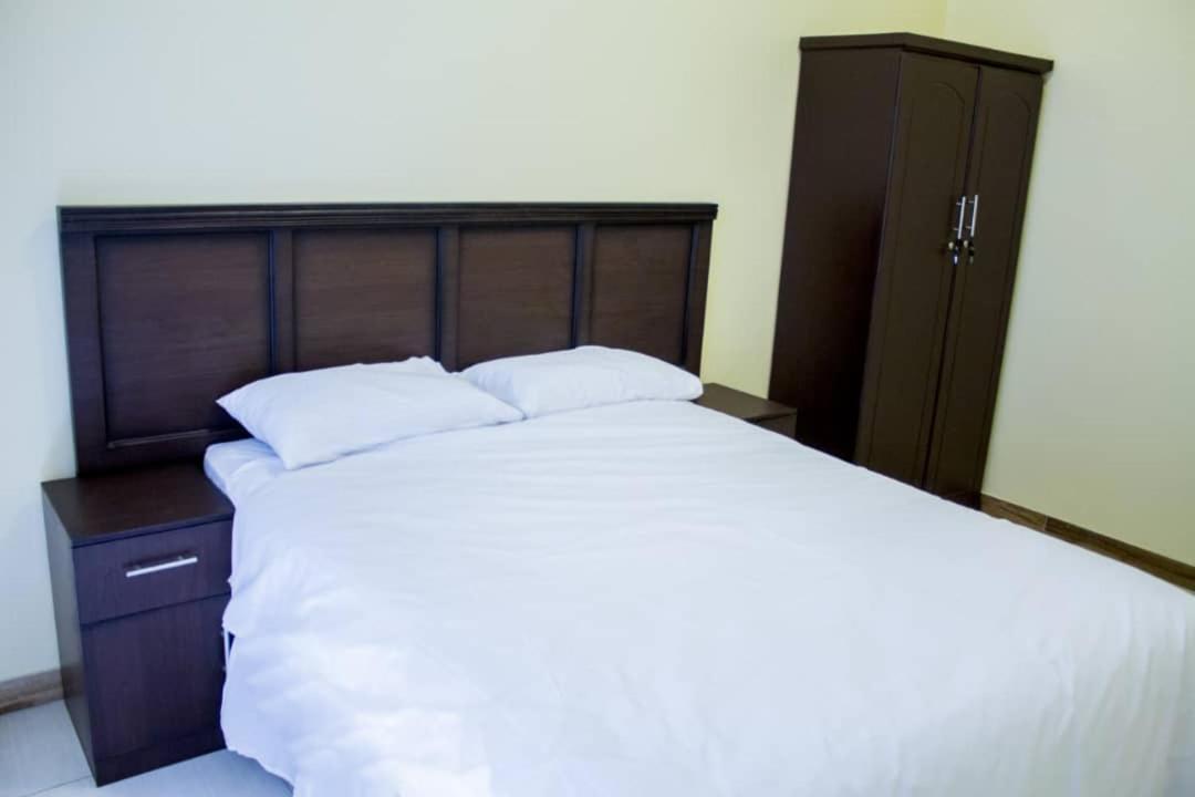 Lynm Residence Хараре Екстериор снимка